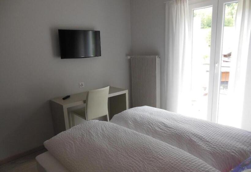 Полулюкс с Балконом, B&b Tencia