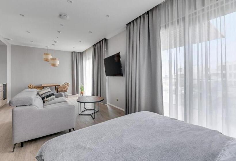 استودیوی استاندارد, Grano Hotel Solmarina
