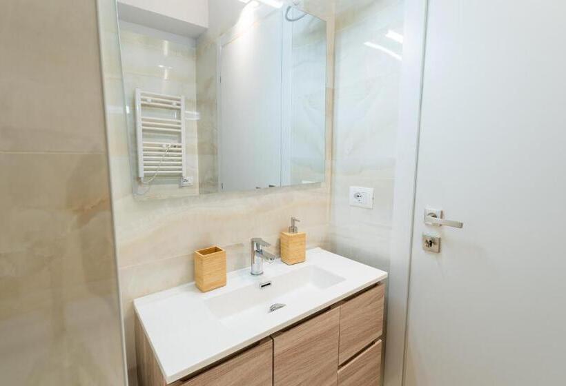 带大床的标准间, Palmanova Suites