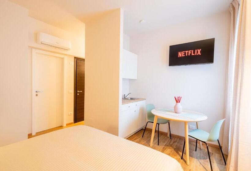 带大床的高级房间, Palmanova Suites