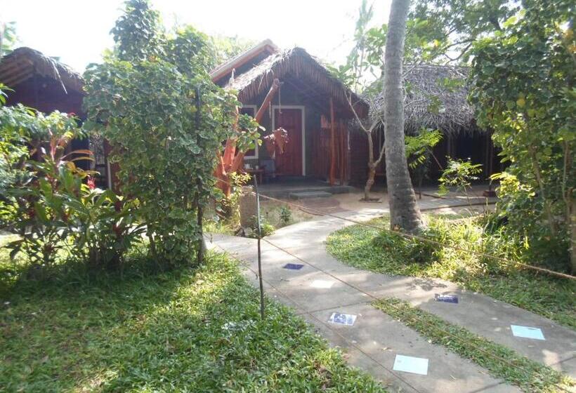 Трехместный Номер Стандарт Вид на Сад, Inn On The Bay