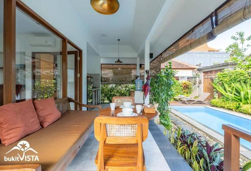 Номер Стандарт Вид на Бассейн, Rumah Taman Kutuh