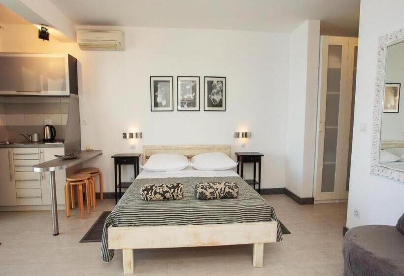 Superior Studio Sea View, Apartments And Rooms Hope