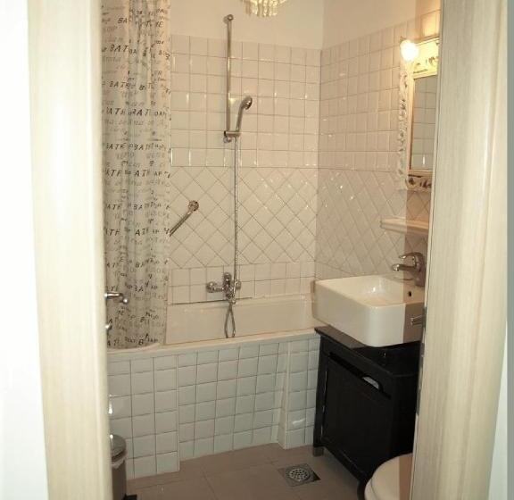 استودیوی استاندارد با چشم‌انداز دریا, Apartments And Rooms Hope