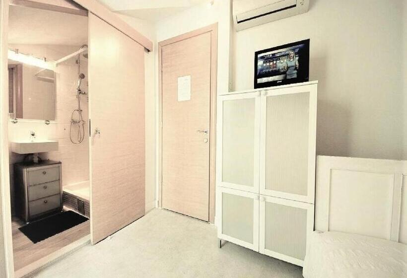 اتاق یک تخته با تراس, Apartments And Rooms Hope