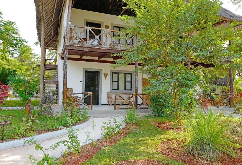 Полулюкс, Pongwe Bay Resort