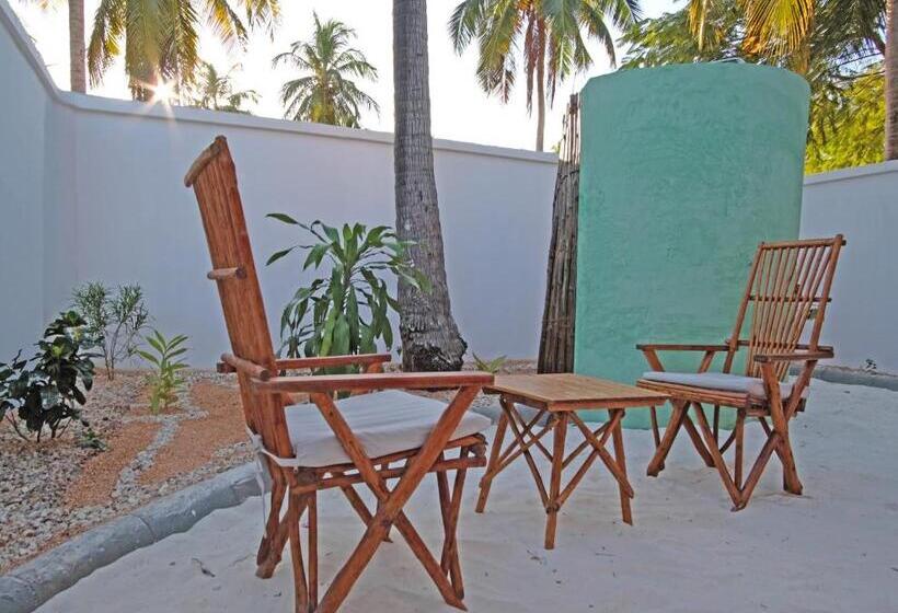 Полулюкс, Pongwe Bay Resort