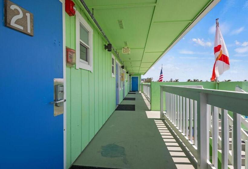 Студия Стандарт, Ocean View Hotel Room With Balcony  King Bed #21