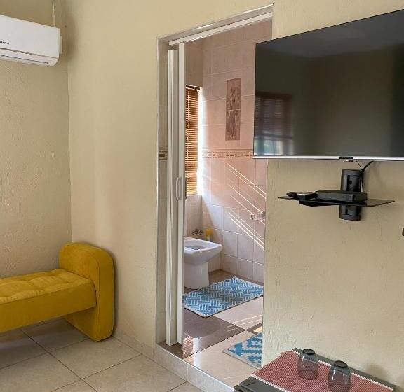 اتاق استاندارد, Lizzards Villa Guest House