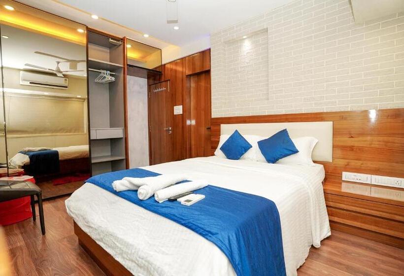 اتاق استاندارد, Zenith Homes   Powai Suites