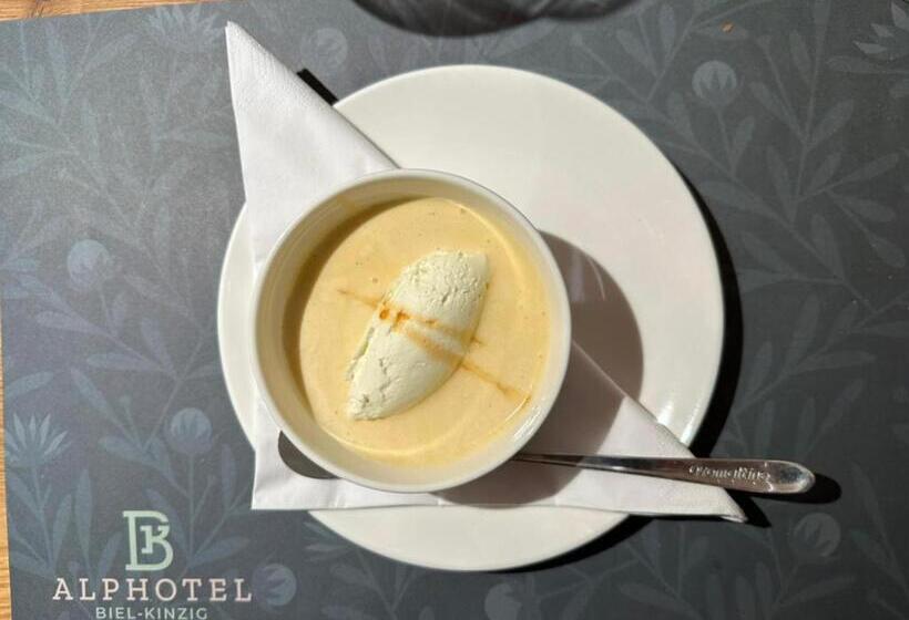 带3个卧室的公寓, Alphotel Biel Kinzig   Access By Cable Car Only!