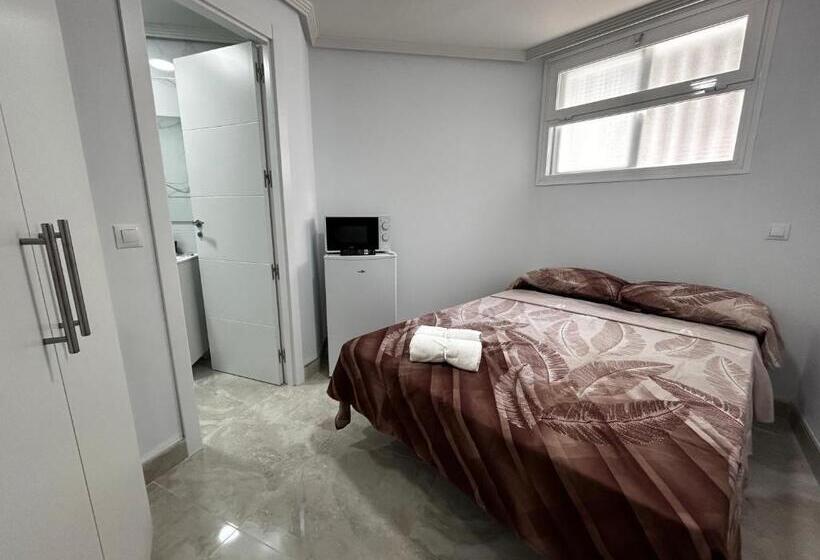 اتاق استاندارد, Habitaciónes Doble Con Baño Privado En El Centro De Madrid