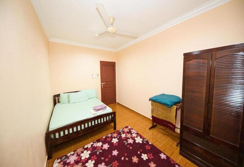 Апартаменты 3 Спальни, Oyo 91004 Homestay Masjid At Taqwa