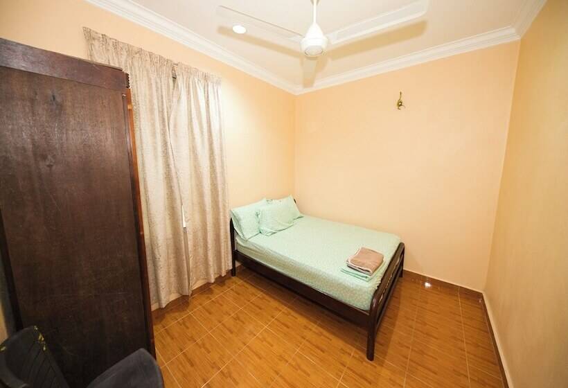 Апартаменты 3 Спальни, Oyo 91004 Homestay Masjid At Taqwa