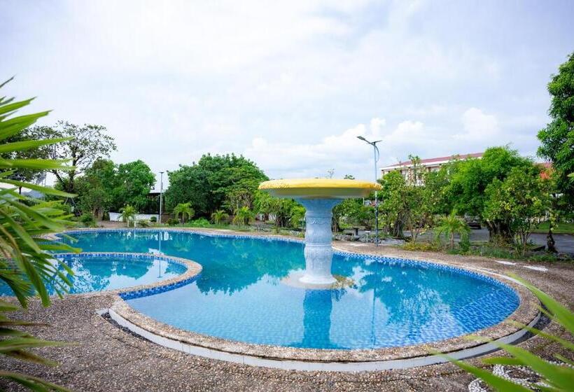 اتاق استاندارد سه تخته با چشم‌انداز استخر, Tam Coc Phoenix Hotel & Resort
