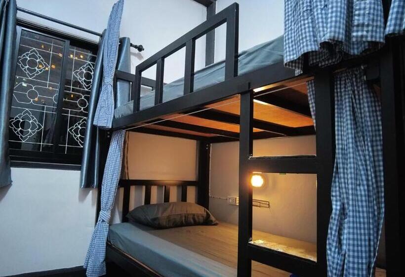Номер Стандарт Четырехместный Совместный Санузел, โฟโต้โฮสเทล เบตง Foto Hostel Betong