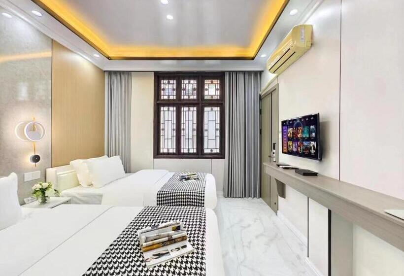 Номер Стандарт, 聚贤居客栈 Fenghuang Juxianju Inn