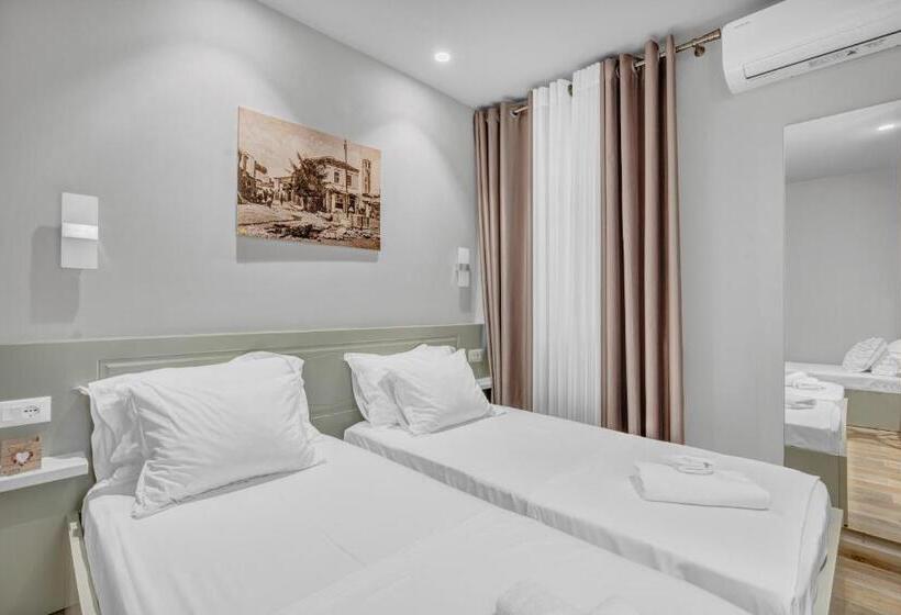 스탠다드 트리플 룸 가든 전망, Villa Zoi A Stay To Remember I Guesthouse Inside Elbasan Castle