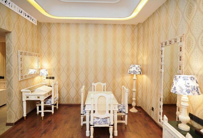 Студия Стандарт, French Riviera   A Boutique