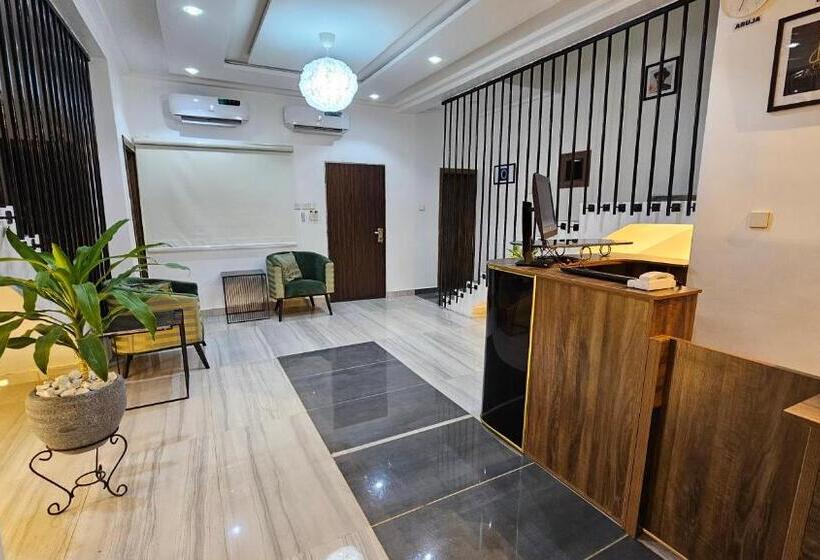 استودیوی استاندارد, Oandl Apartments