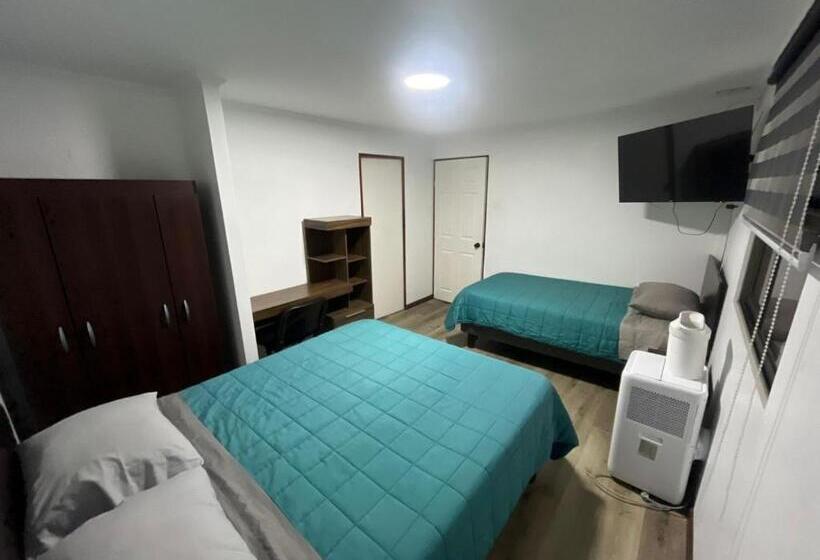 اتاق استاندارد سه نفره, Hostal The Marys House