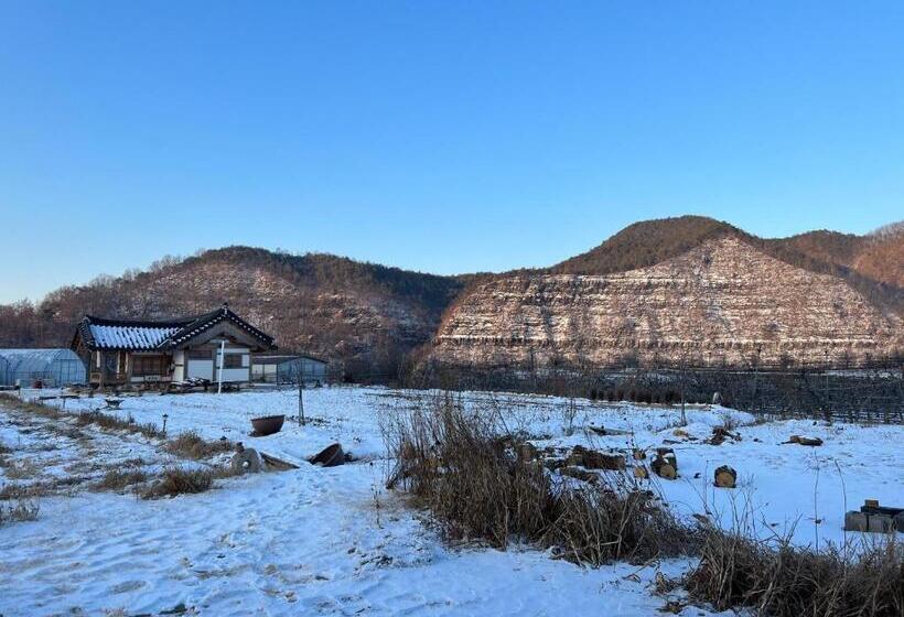Четырехместный Номер Стандарт, Yeongyang Youyoudang Dockchae Hanok