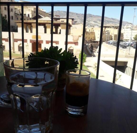 اتاق خانوادگی, Logement Escale Chez L Habitant