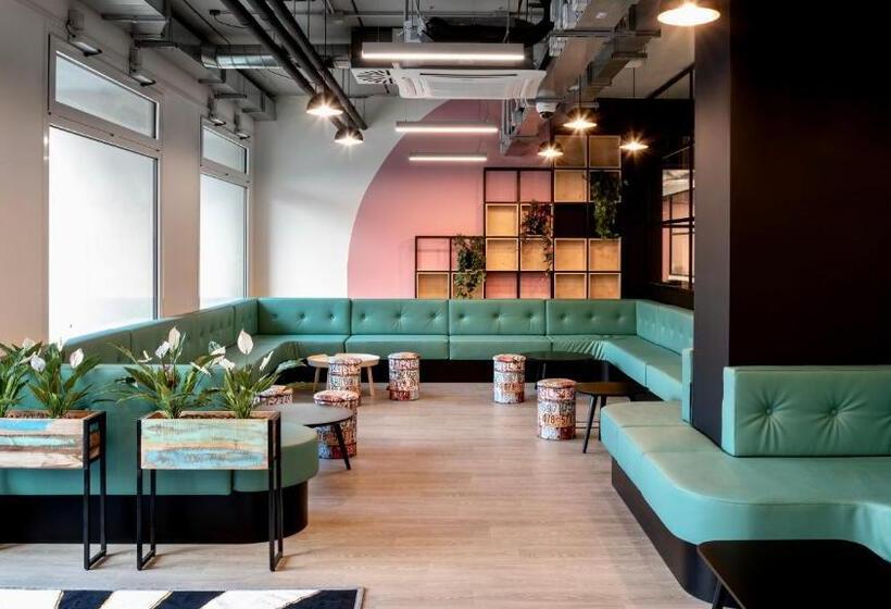 استودیوی استاندارد, Laude Living Bologna
