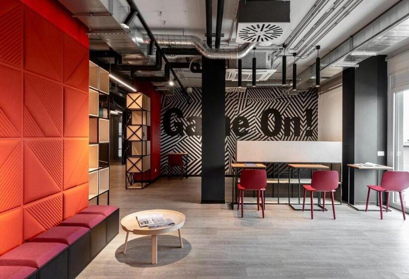 استودیوی استاندارد, Laude Living Bologna