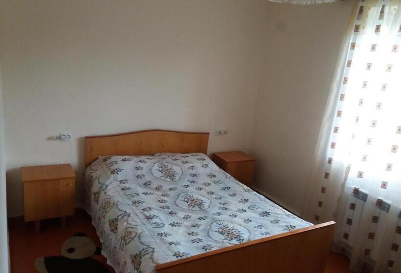 Номер Стандарт, Ashot & Gohar B&b