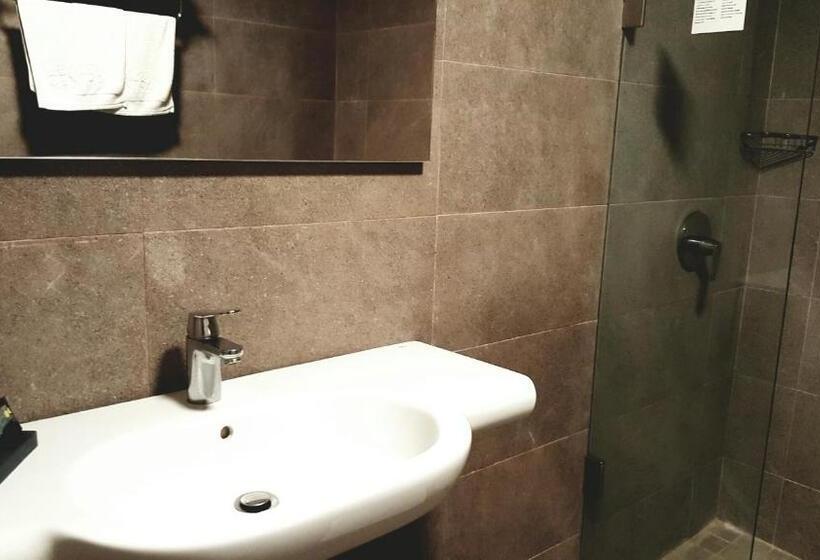 سوییت, Grand Hotel Central