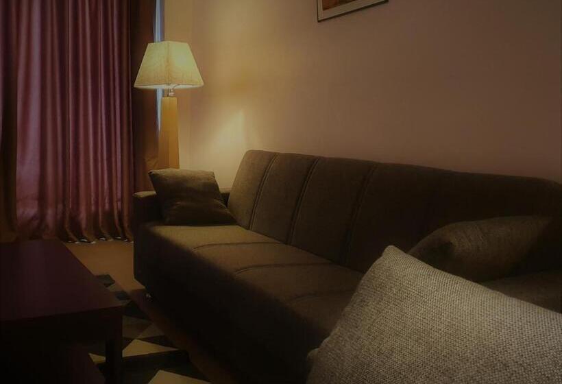 سوییت, Grand Hotel Central