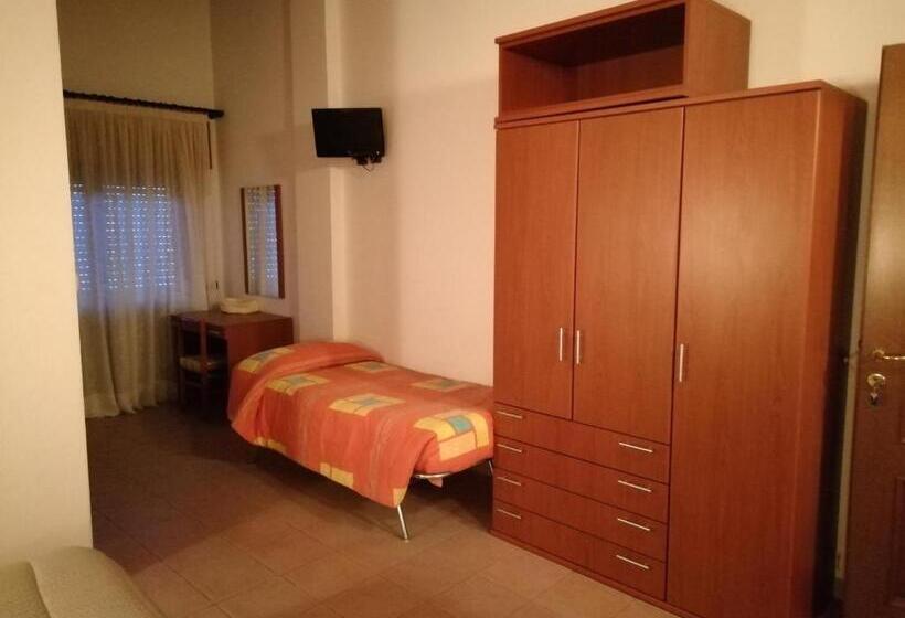 Номер Стандарт Трехместный, Locanda Rita
