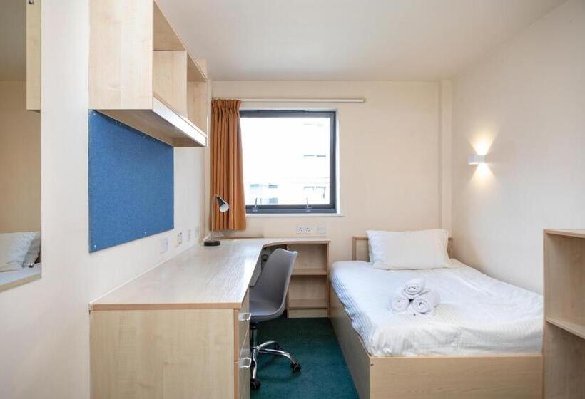 Quarto Estandar, Rusholme Place