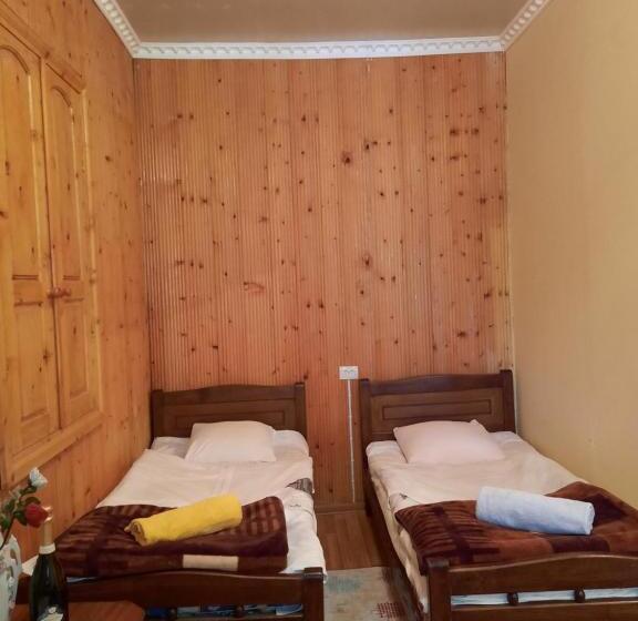 اتاق استاندارد چهار تخته, Guest House Pangani