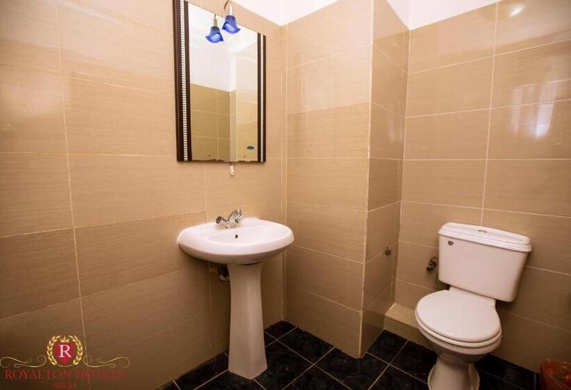 استودیو خانوادگی, Royalton Hotels Abuja