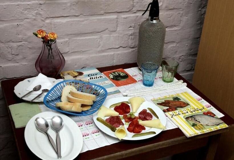 패밀리 룸, 10z Bunker