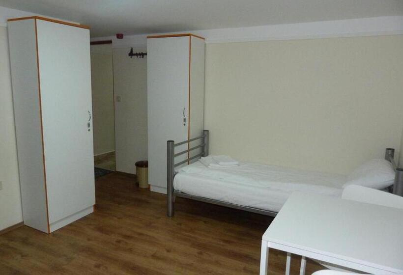 Кровать в Общей Комнате, Center Hostel And Guest House