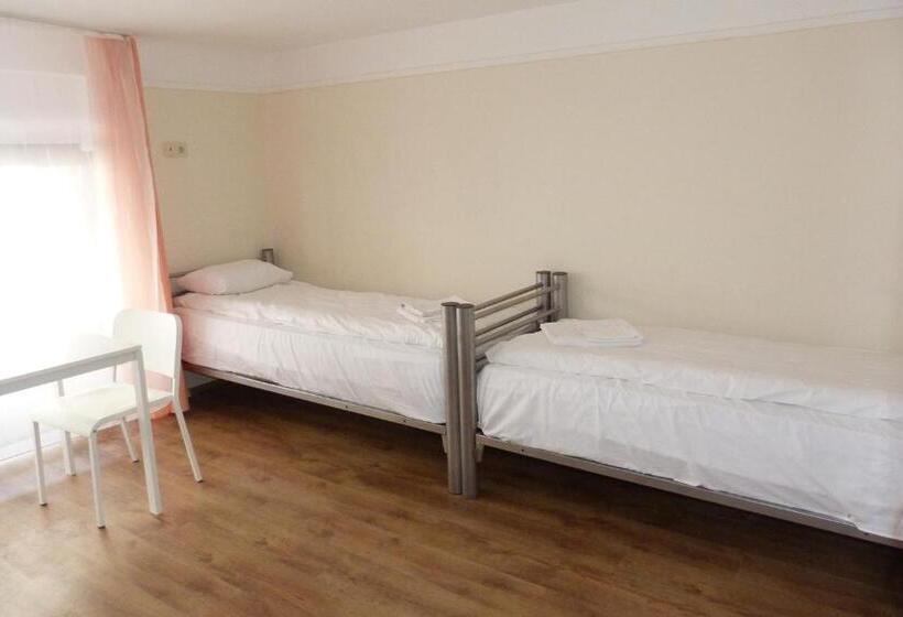Четырехместный Номер Стандарт, Center Hostel And Guest House