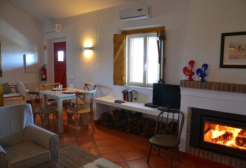 Дом 2 Спальни, Casas De Juromenha