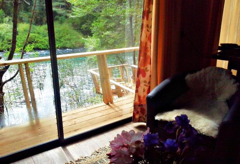Suite with lake view, Salto Del Carileufu