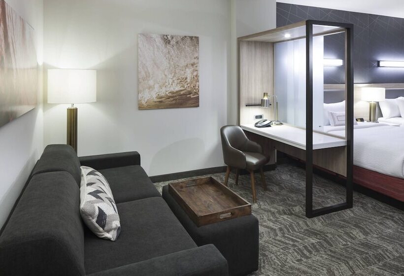 带阳台套房, Springhill Suites By Marriott Clearwater Beach