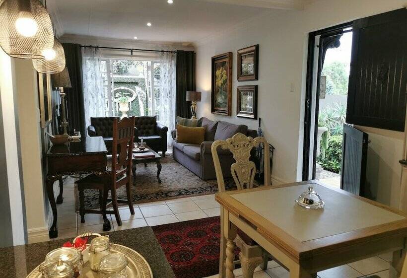 סוויטה אקזקיוטיב, At 98 On Lynburn Guest House
