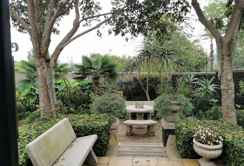 סוויטה אקזקיוטיב, At 98 On Lynburn Guest House