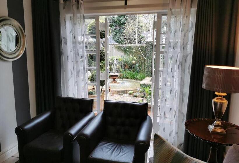 סוויטה אקזקיוטיב, At 98 On Lynburn Guest House