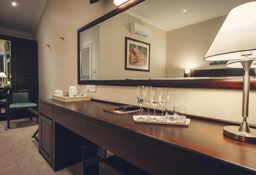 Номер Стандарт, Clos Malverne Wine Estate