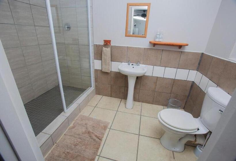 Четырехместный Номер Стандарт, Kwetu Guest Farm