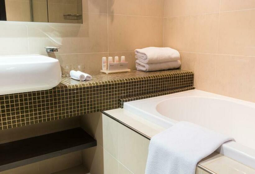 Premium room with river view, Radisson Blu Hotel N Djamena