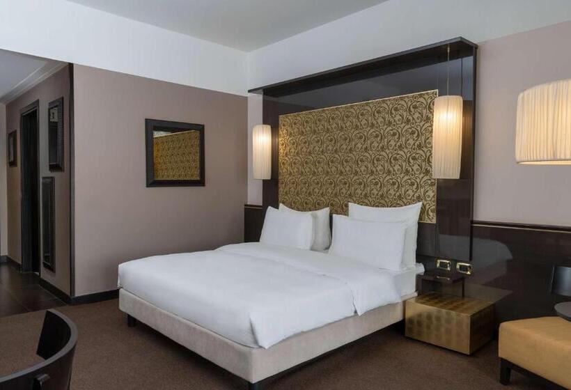 带河湖景观的套房, Radisson Blu Hotel N Djamena