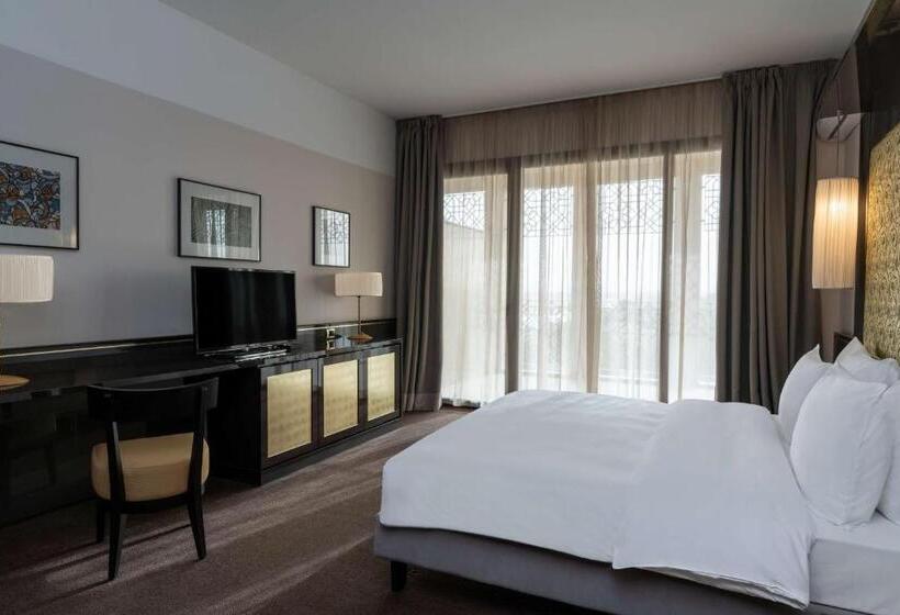 套房带泳池景, Radisson Blu Hotel N Djamena